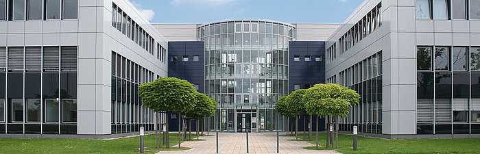 Außenfassade des neuen Bürogebäudes in Leverkusen