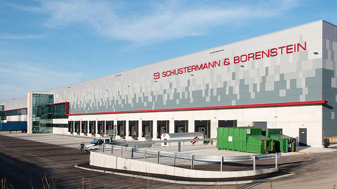 Blick auf das neue Zentrallager von Best Secret