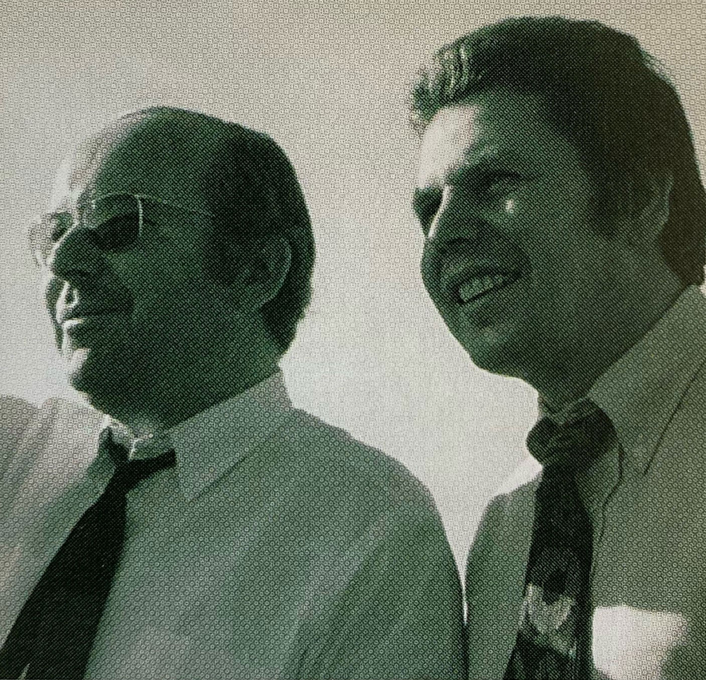 Schwarz-weiß Bild mit den zwei Gründern von io