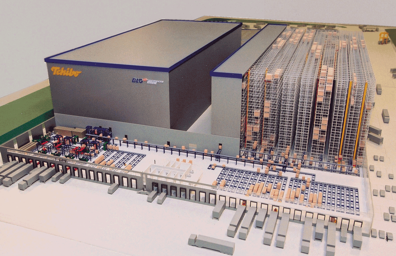 Model with view into Tchibo's high-bay warehouse