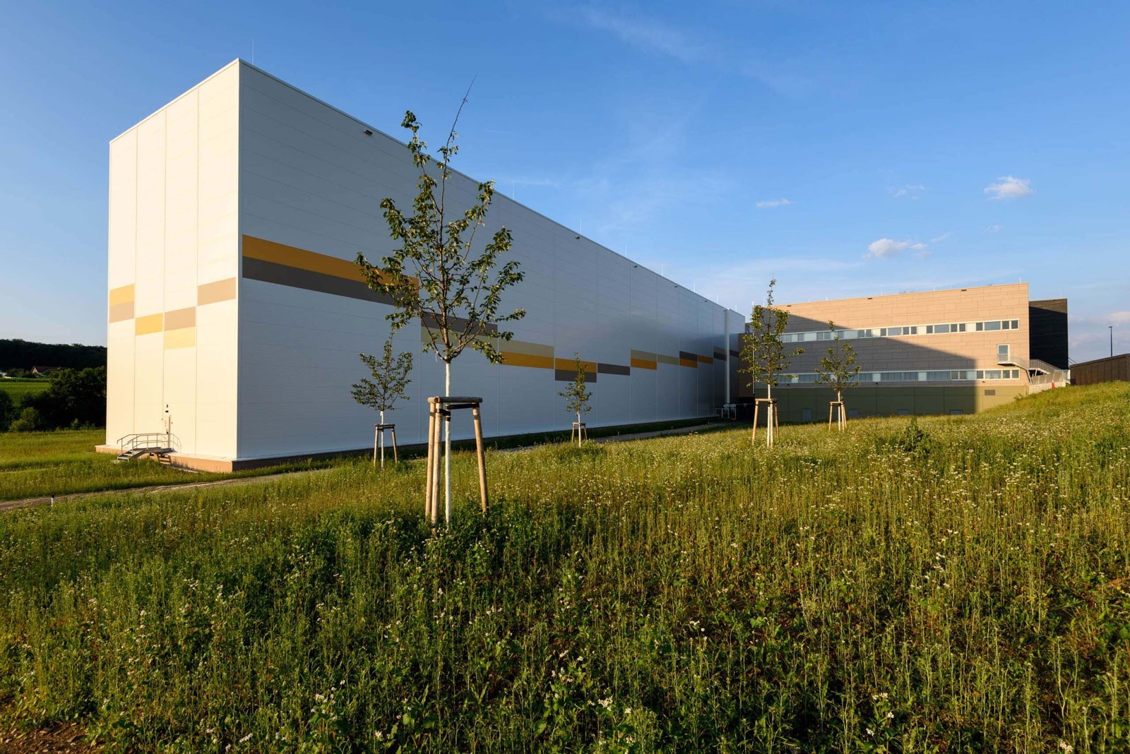 The new state-of-the-art distribution and logistics center on a greenfield site 