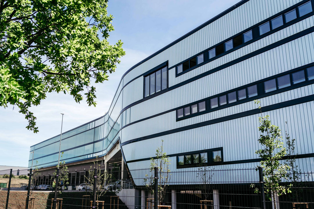 Blick auf das Verwaltungsgebäude des neuen Logistikzentrums von Weidmüller